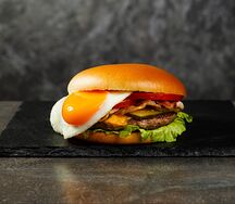 Бургер Egg с телятиной
