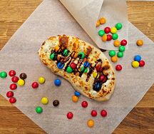 Мини-пицца M & Ms