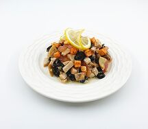 Салат с курицей и грибами