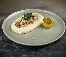 Бефстроганов с картофельным пюре