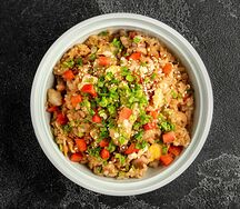 Жареный рис с курицей