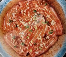 Сашими из лосося с хреном
