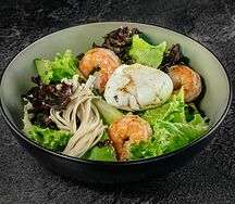 Зеленый салат с креветками