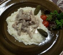 Бефстроганов из говяжьей вырезки