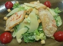 Классический салат цезарь с курицей