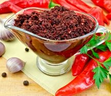 Аджика красная острая