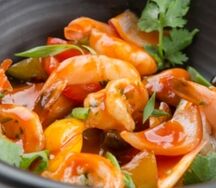 Креветки вок с овощами