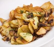 Вешенки, жареные с картофелем и луком