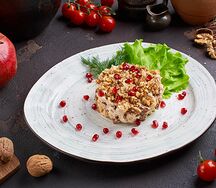 Куриный с грибами и грецкими орехами