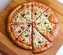 Пицца Куриная с ананасом