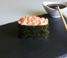 Гункан Спайси Сякэ
