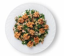 Салат с курицей и грецким орехом