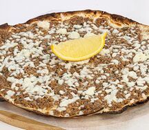 Ламаджо с сыром