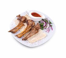 Каре ягненка на мангале