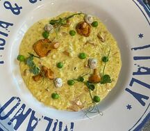 Шафрановое ризотто с лисичками