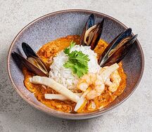 Красный карри с морепродуктами