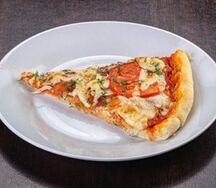 Кусок пиццы треугольник