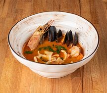 Острый суп с морепродуктами