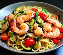 Вок с морепродуктами