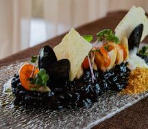 Ризотто с чернилами каракатицы