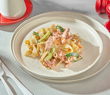 Паста Фирменная Палки-Скалки с лососем и цукини