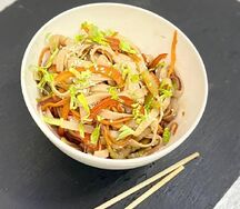 Вок с курицей и соусом терияки