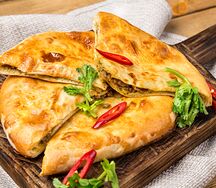 Кубдари с рубленым мясом (свинина-говядина)