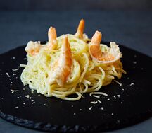 Спагетти с соусом песто