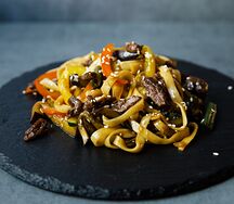 Удон с говядиной