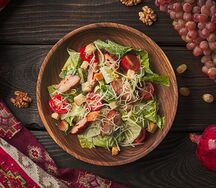 Салат Цезарь с курицей на мангале