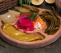 Ассорти из домашних солений