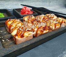 Ролл Филадельфия запеченная