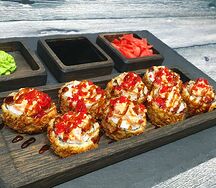 Ролл темпура Креветка и Острый лосось