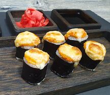 Ролл Креветка запеченный