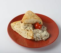 Жюльен с грибами на булочке