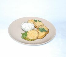 Жареные кабачки с соусом дзадзики
