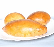 Пирожок с рисом и яйцом