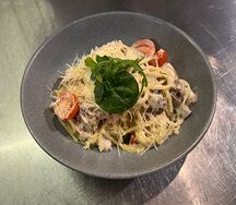 Паста с мясом и грибами