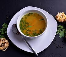 Куриный суп с домашней лапшой