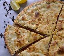 Пирог Кубдари с курицей