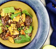 Теплый салат с куриной печенью