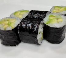 Мини ролл с авокадо