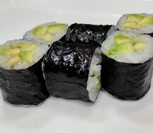 Мини ролл с авокадо