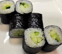 Мини ролл с огурцом