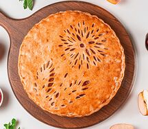 Пирог с персиком и малиной