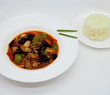 Мясо с овощами и рисом
