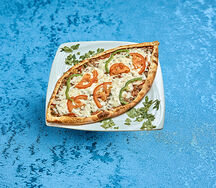 Pide с фаршем и сыром
