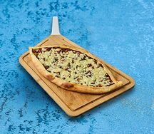 Tavuk peynirli Pide