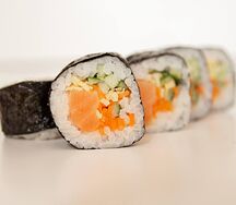 Кимпаб с копченным лососем