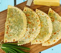 Кутабы с зеленью и сыром